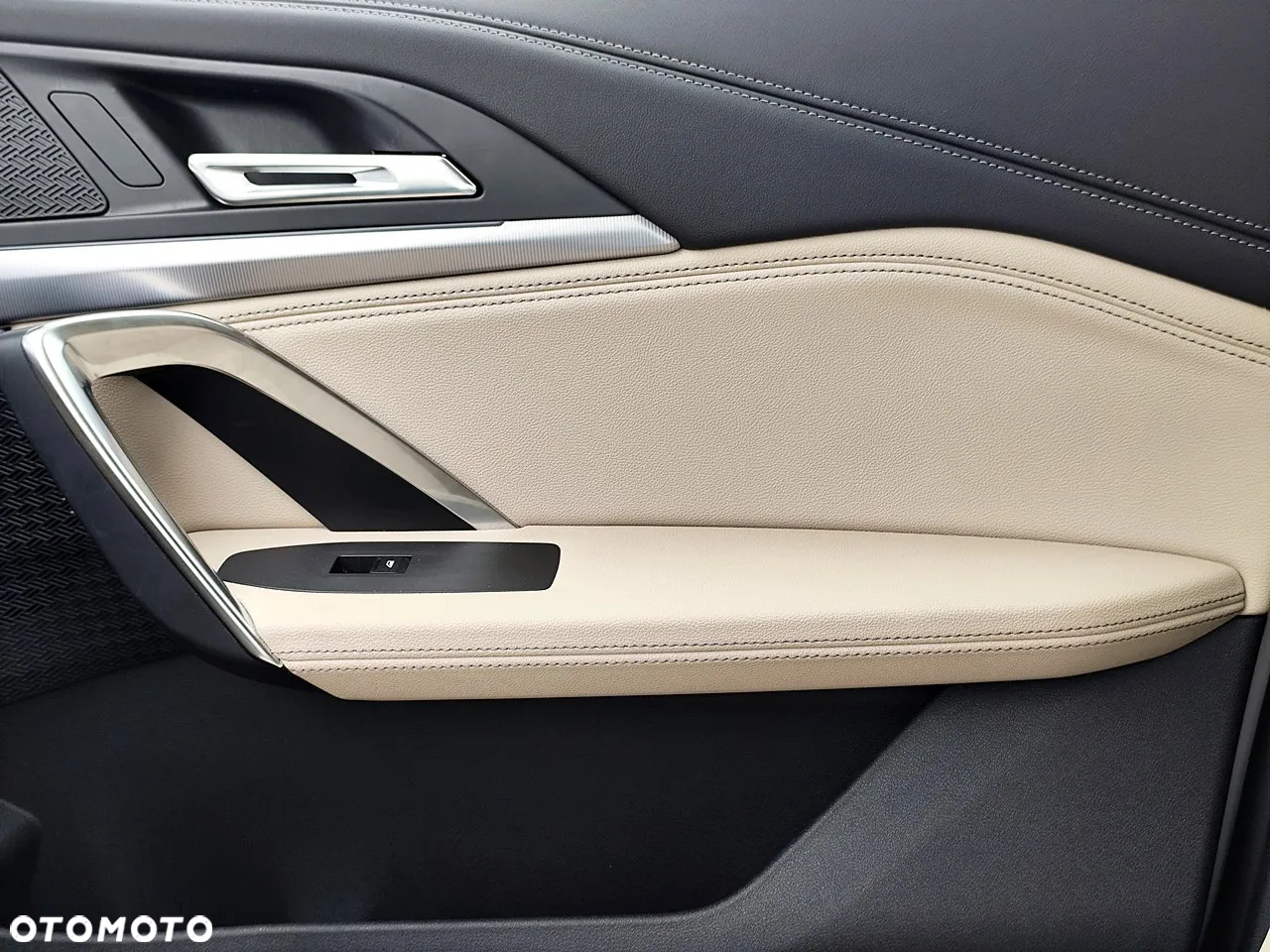 BMW iX1 xDrive30 66.5kWh xLine - 23
