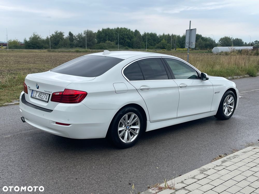 BMW Seria 5 528i xDrive Luxury Line - 32