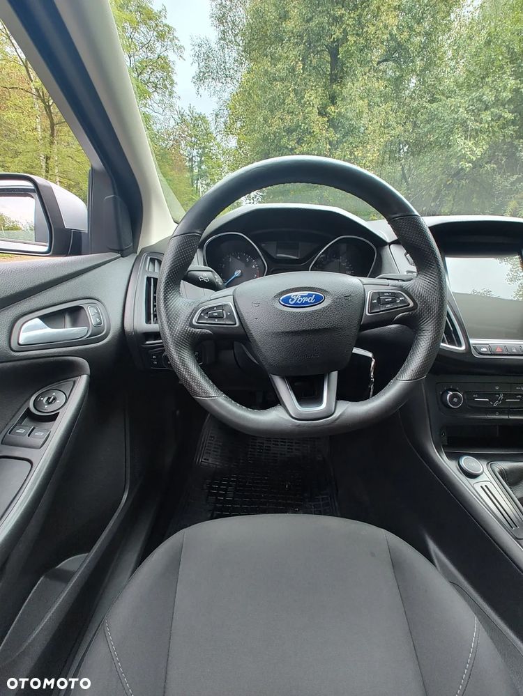 Ford Focus - 25