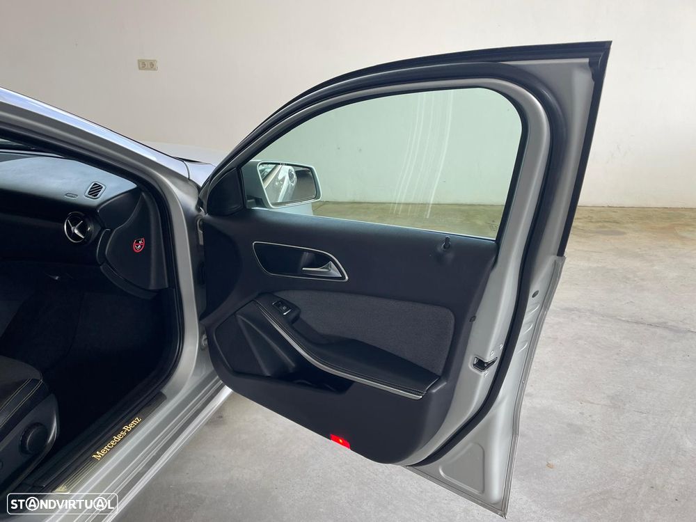 Mercedes-Benz A 180 (BlueEFFICIENCY) Urban - 17