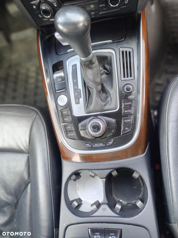 Audi Q5 3.2 FSI Quattro S tronic - 21