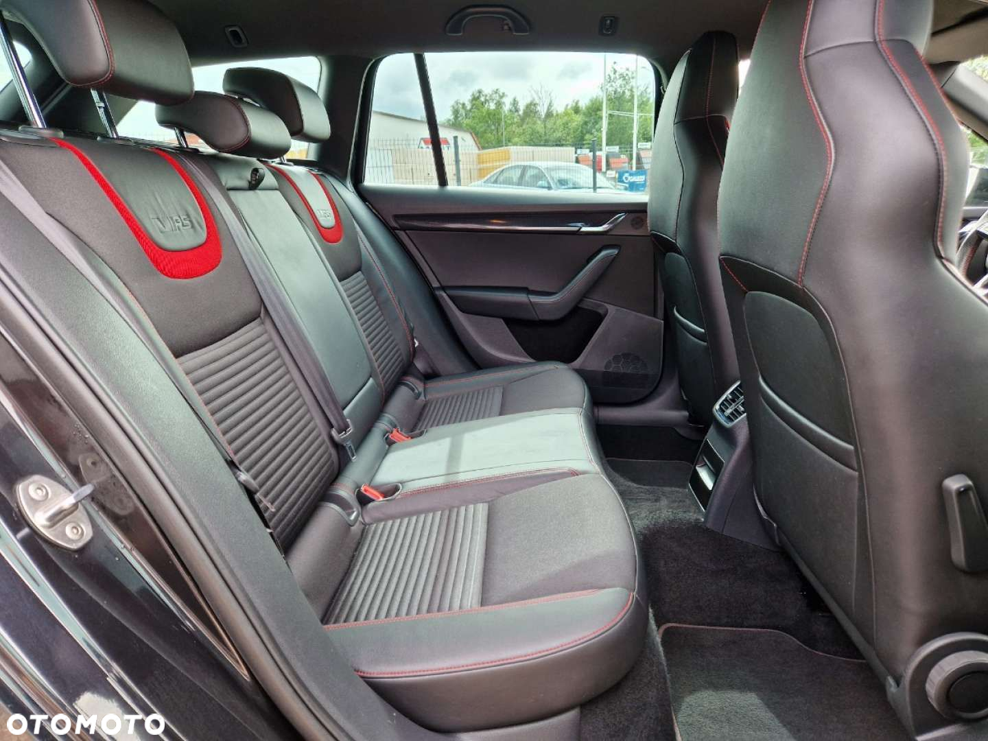 Skoda Octavia Combi 2.0 TDI RS - 21