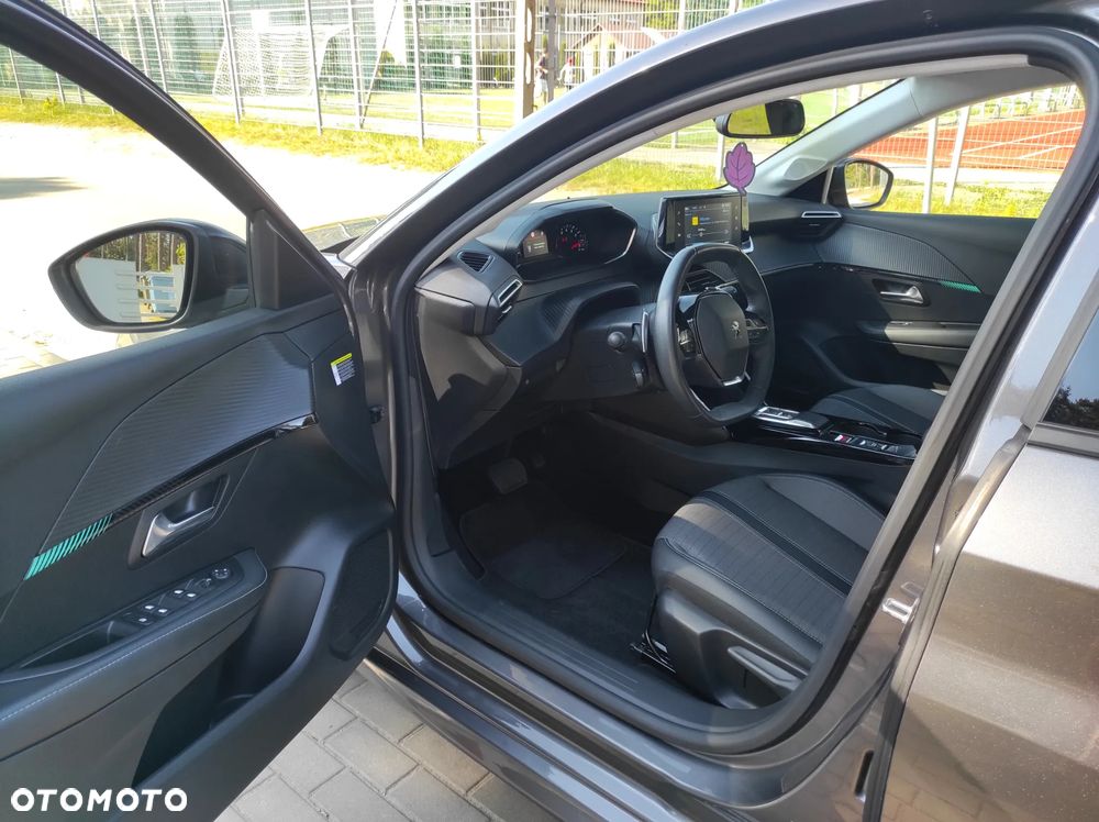 Peugeot 208 - 11