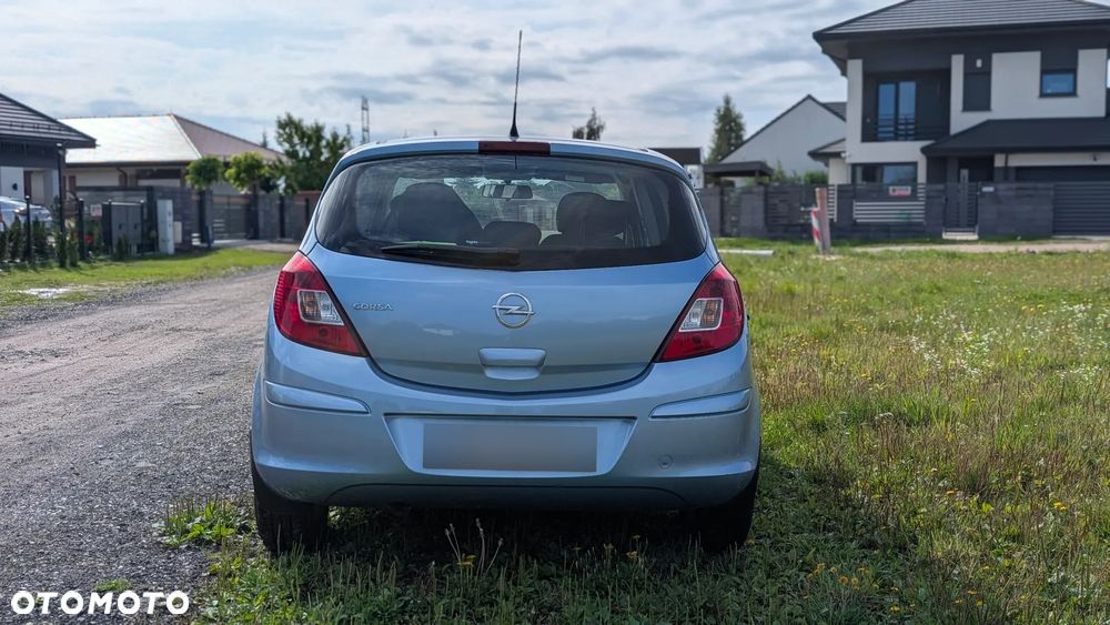 Opel Corsa 1.2 16V Edition / Active - 11