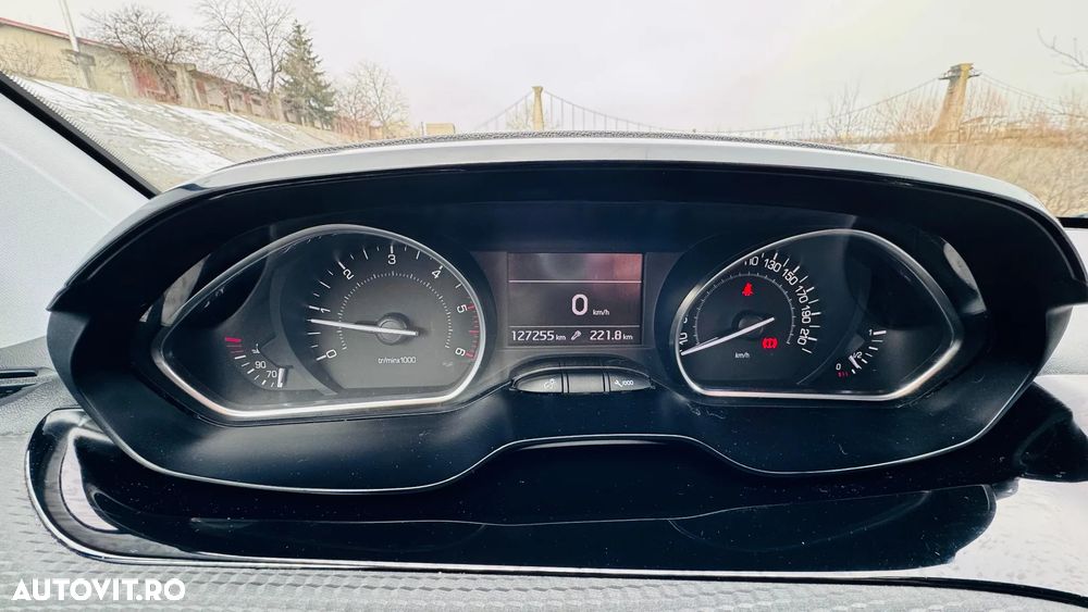 Peugeot 2008 Blue-HDi FAP 100 STOP & START Style - 10