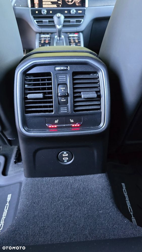 Porsche Macan Standard - 27