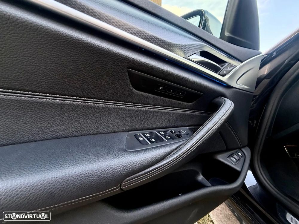 BMW 520 e Pack M - 25