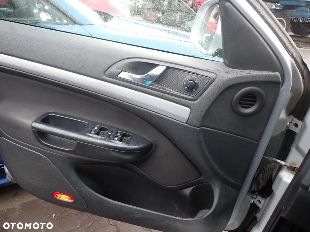 CZĘŚCI - Skoda Octavia II 1,4 TSI CAXA 122KM FILM LIFT HB AT MPH lakier 9156 INDEX - 9681 - 20