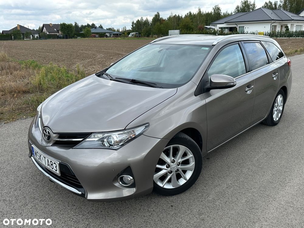 Toyota Auris 1.6 Premium - 26