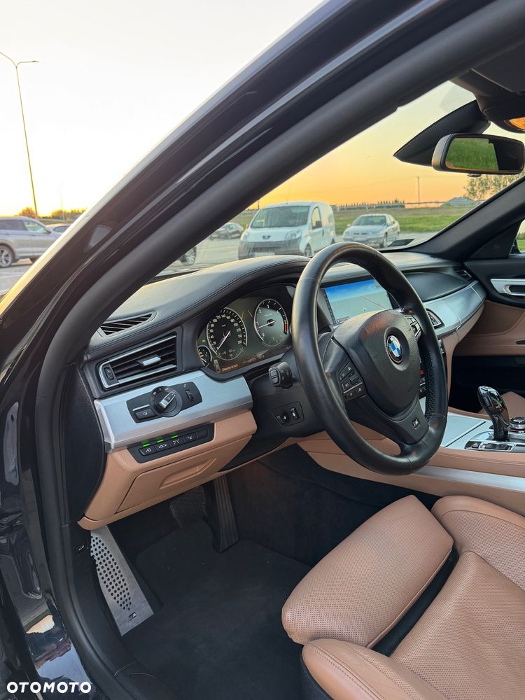 BMW Seria 7 740d - 16