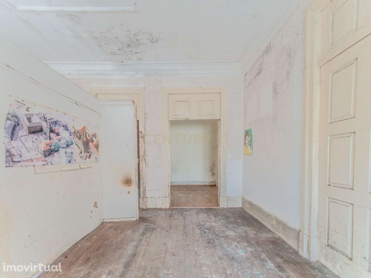 Moradia tipo ilha com 4 casas arrendadas | Para reabilitação | 332 m² - Grande imagem: 3/32