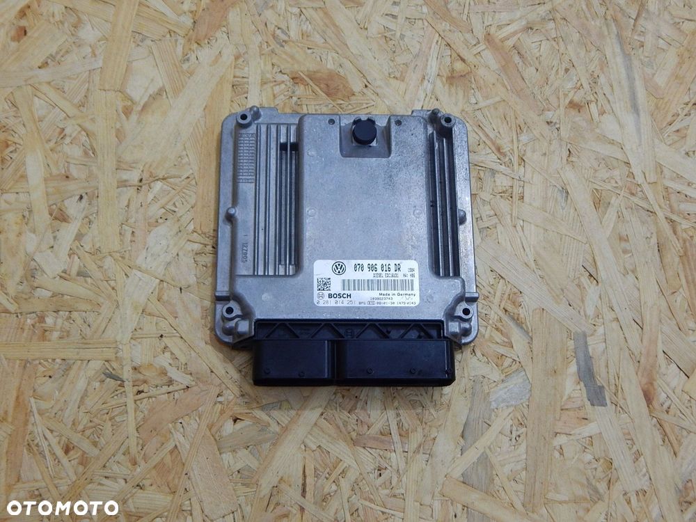 vw t5 komputer sterownik silnika 2.5 tdi 070906016dr