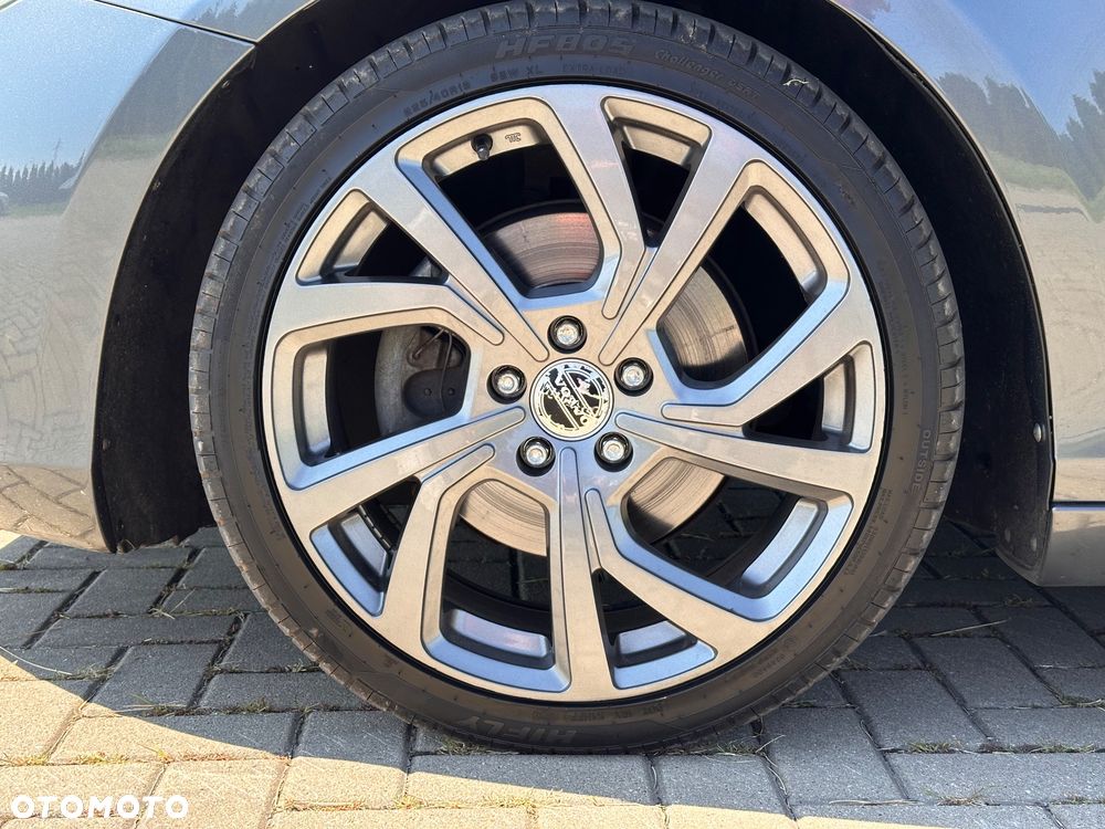 Volvo V40 - 25