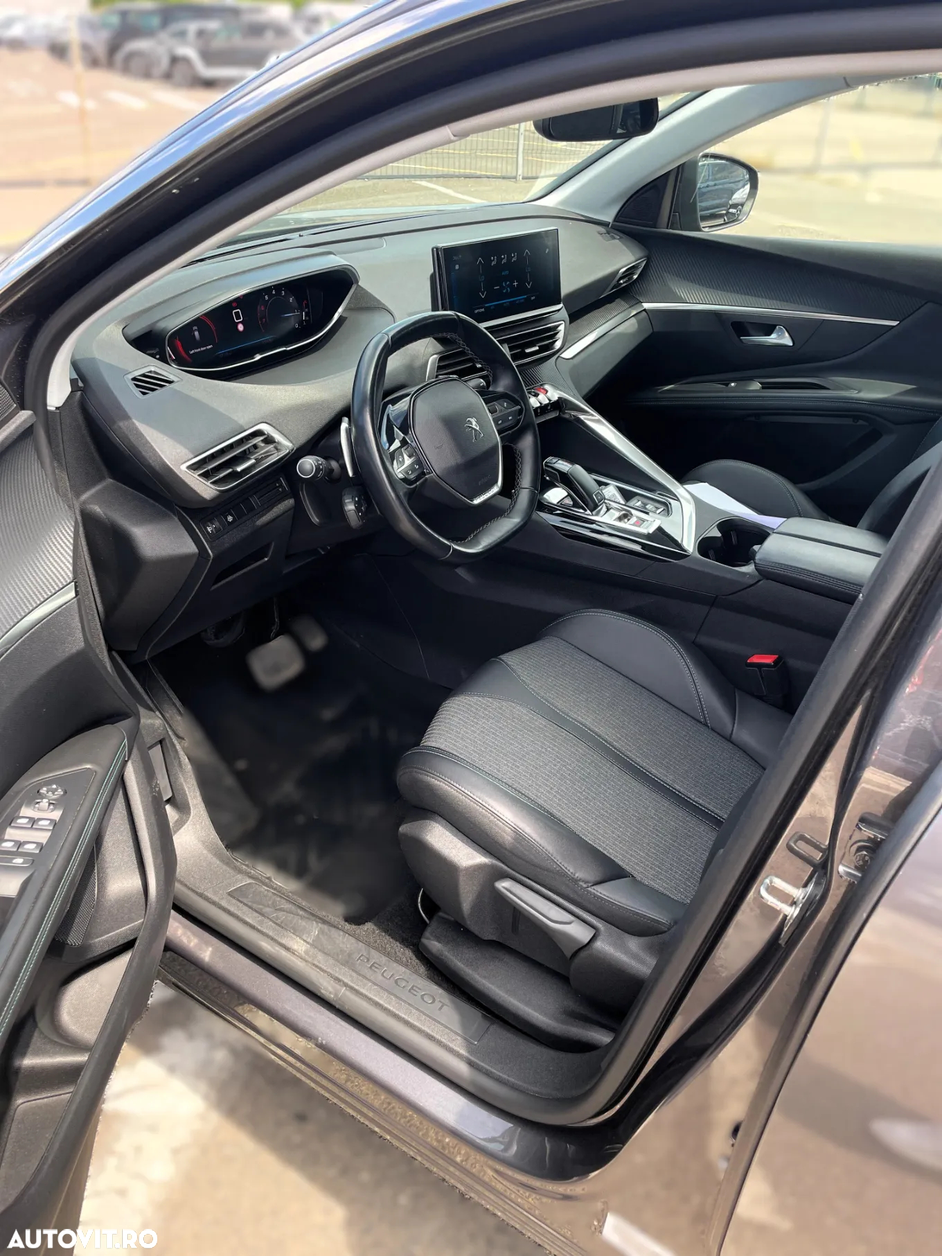 Peugeot 3008 1.2 PureTech S&S EAT8 Allure - 11