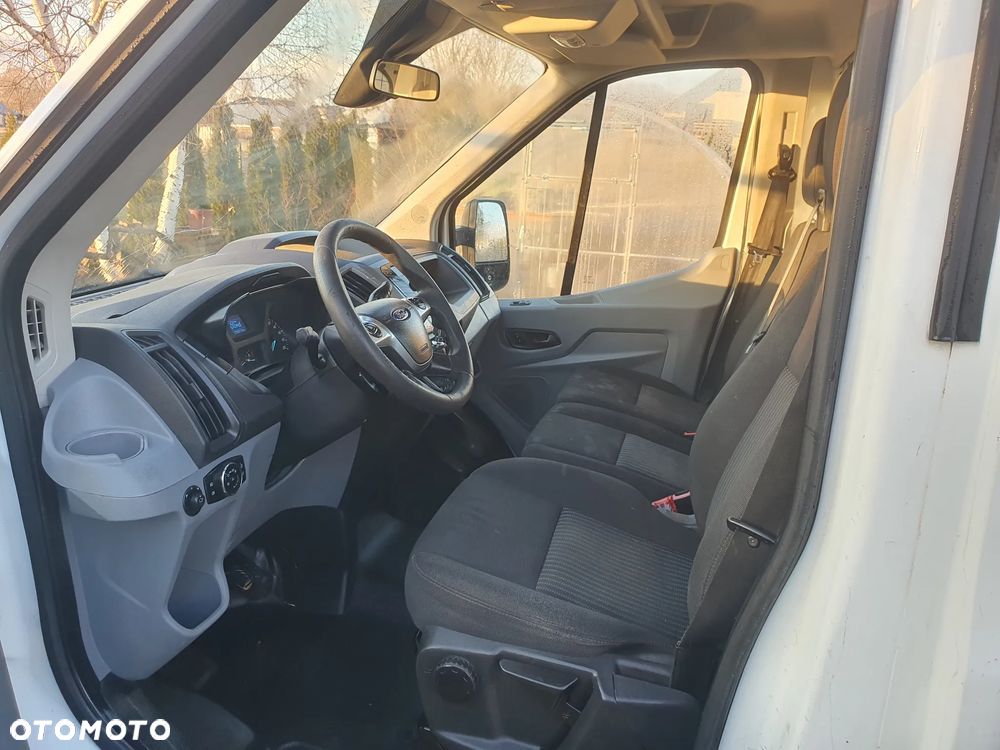 Ford Tranzit - 17