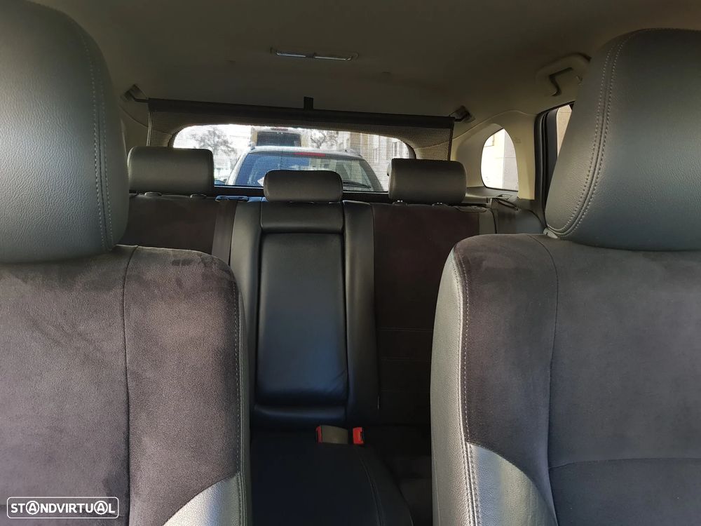 Toyota Avensis SW 2.0 D-4D Luxury+Navi - 34