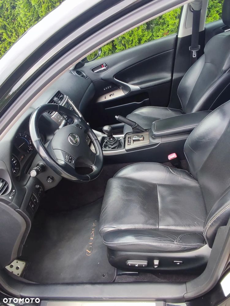 Lexus IS 220 D Comfort - 9