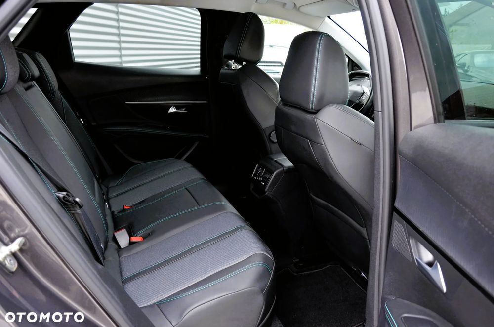 Peugeot 3008 1.6 PureTech Hybrid PHEV Allure S&S EAT8 - 13