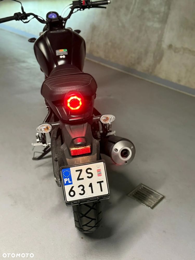 Yamaha XSR - 3