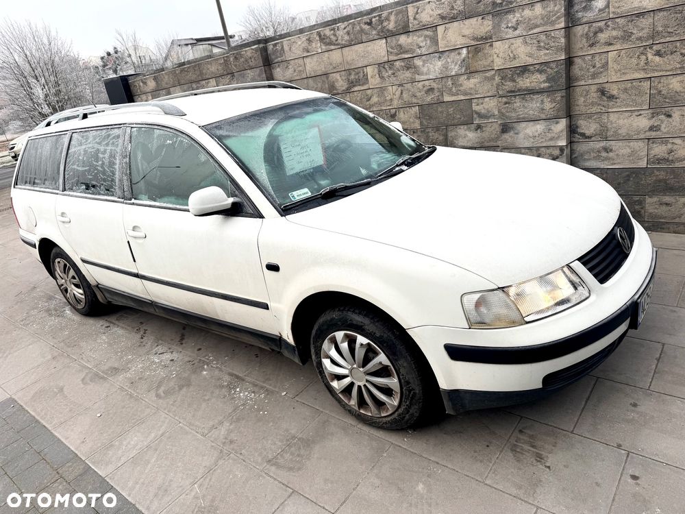 Volkswagen Passat - 1