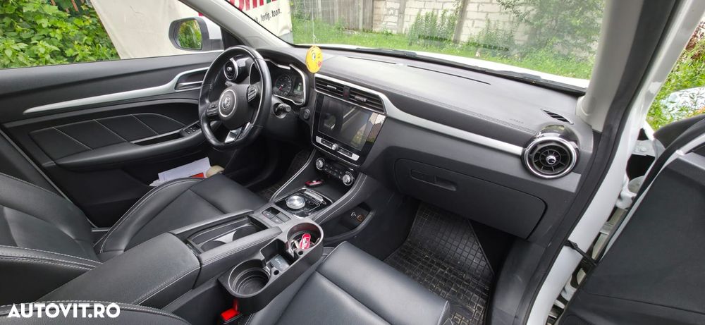 MG ZS EV Luxury - 7