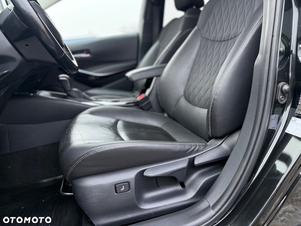 Toyota Corolla 1.8 Hybrid GPF Executive - 26