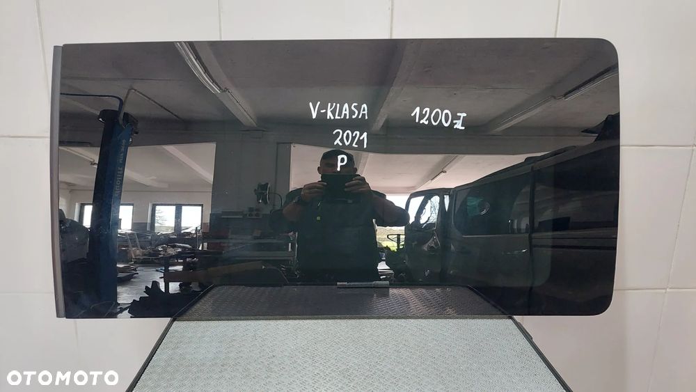 SZYBA DRZWI PRAWYCH PRZESUWNYCH MERCEDES V-KLASA R2021 - 1