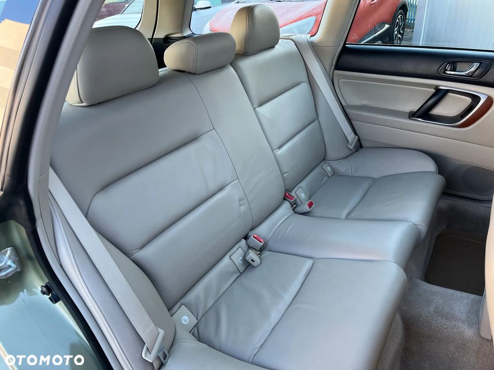 Subaru Outback - 22