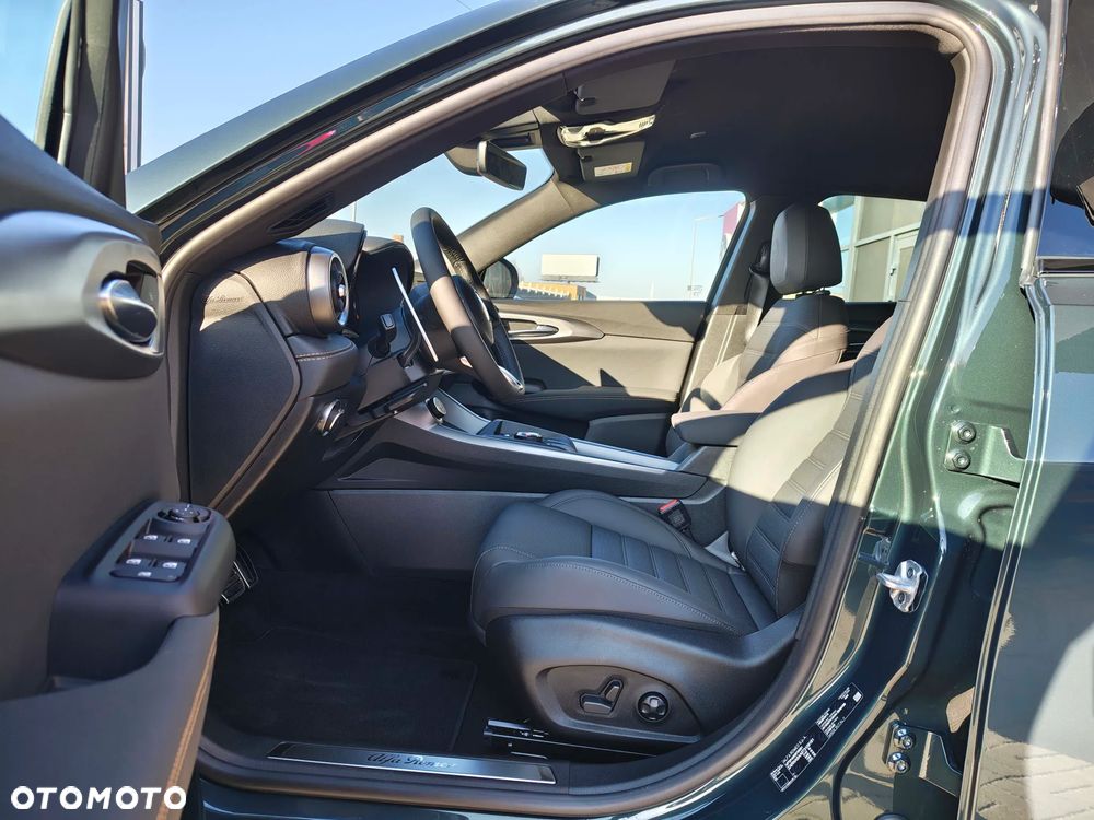 Alfa Romeo Tonale 1.5 T4 GSE mHEV DCT - 10