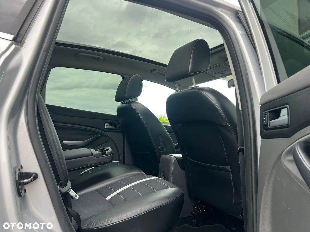Ford Kuga - 11