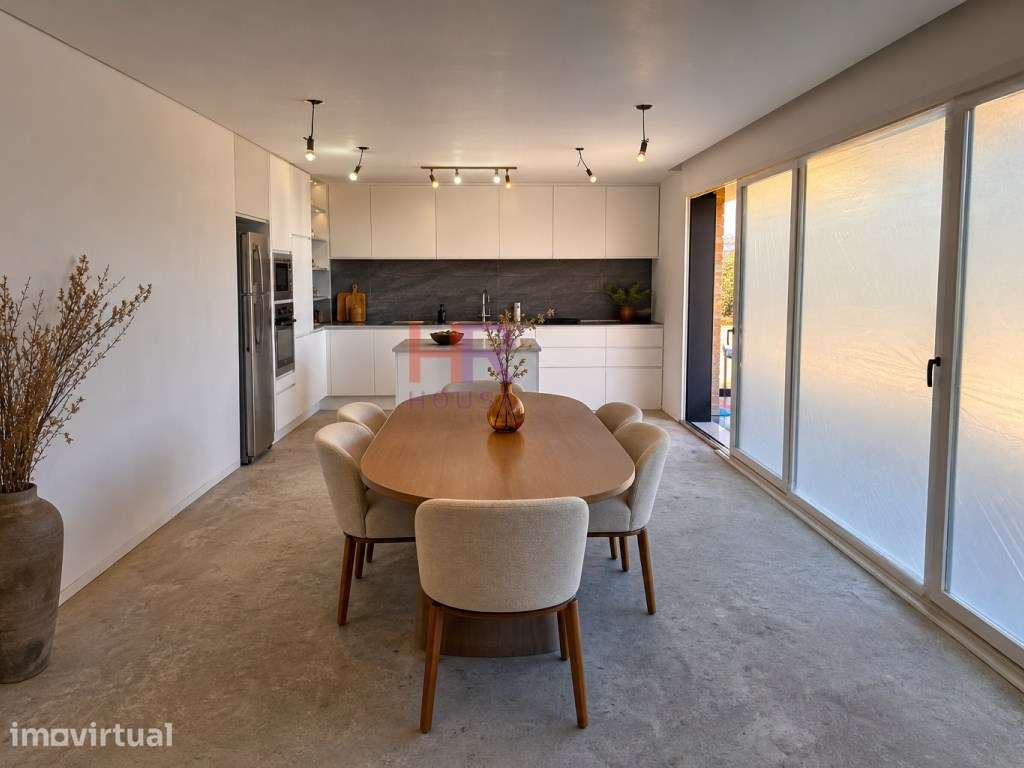 Vende-se T2 Ultimo andar - Terraço panorâmico - Grande imagem: 3/19