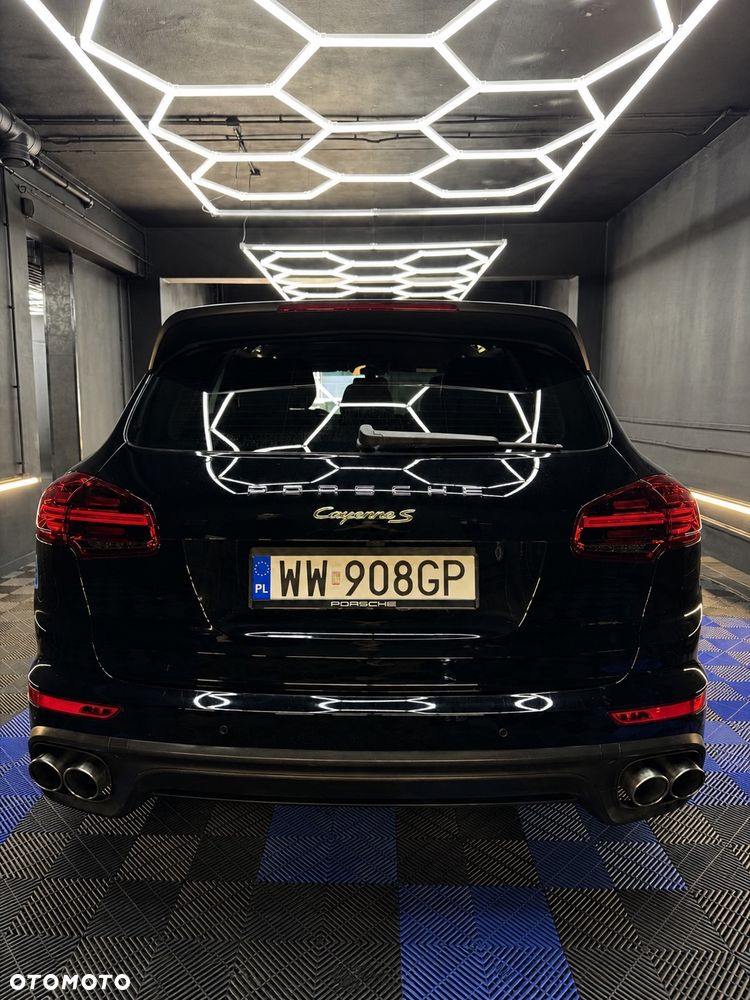 Porsche Cayenne ver-s-hybrid - 3