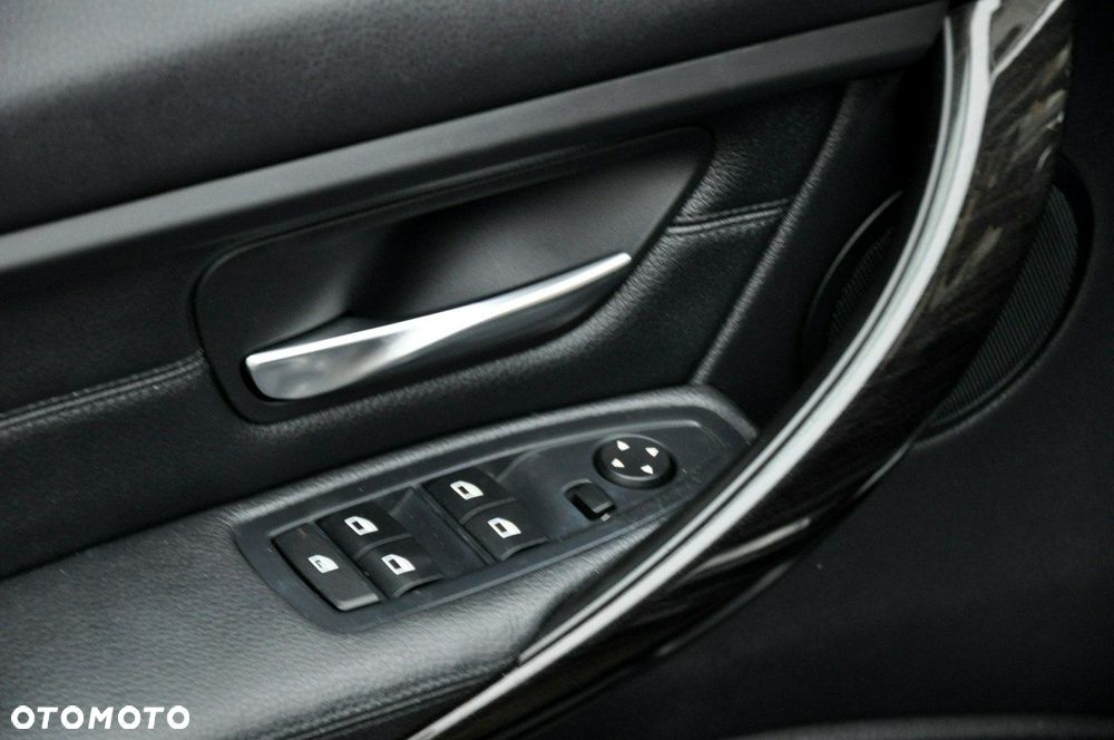 BMW Seria 3 - 36