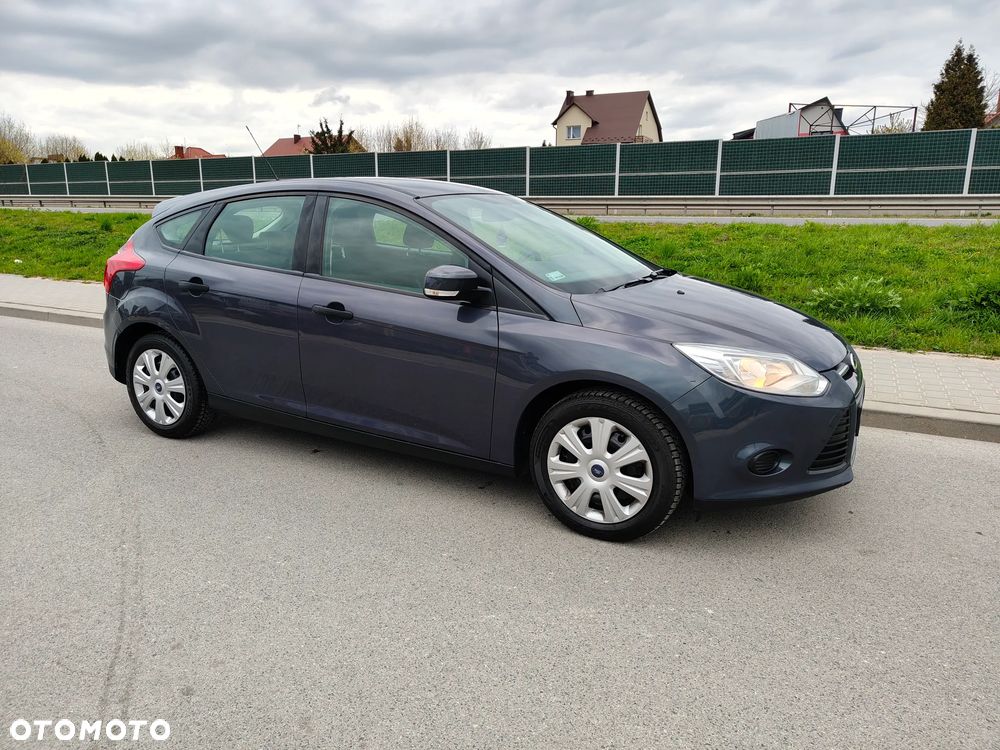 Ford Focus 1.6 Ambiente - 23