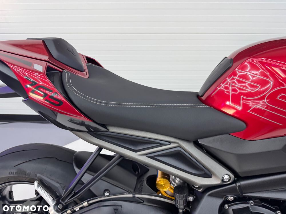 Triumph Street Triple - 12