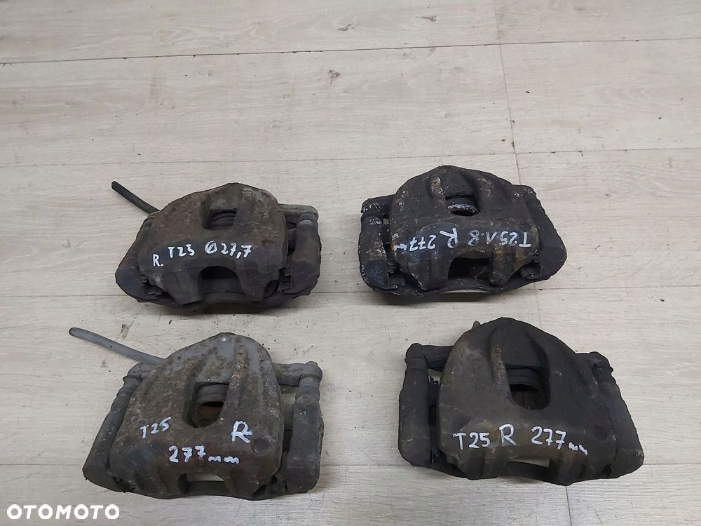 TOYOTA Avensis T25 1,6 1,8 Zacisk jarzmo prawy przód pod tarcze 275mm - 2