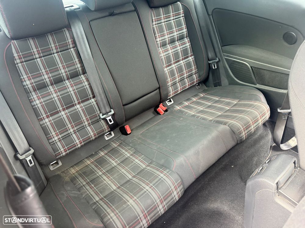 VW Golf 2.0 TSi GTI DSG - 9