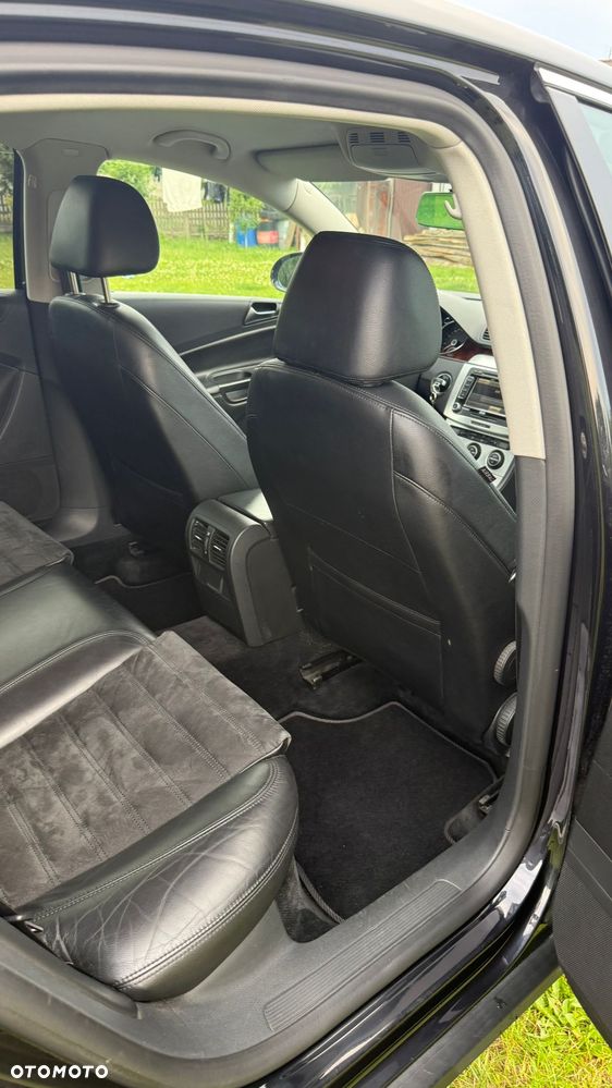 Volkswagen Passat 2.0 TDI DPF Highline - 13