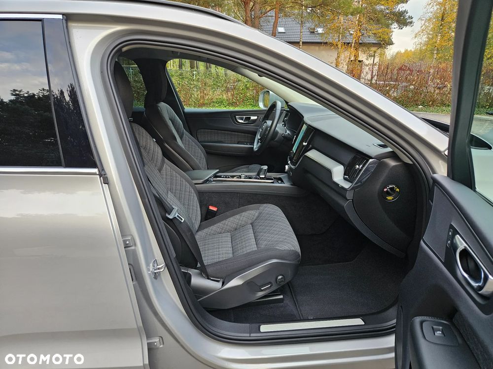 Volvo XC 60 B4 B Plus Bright - 29