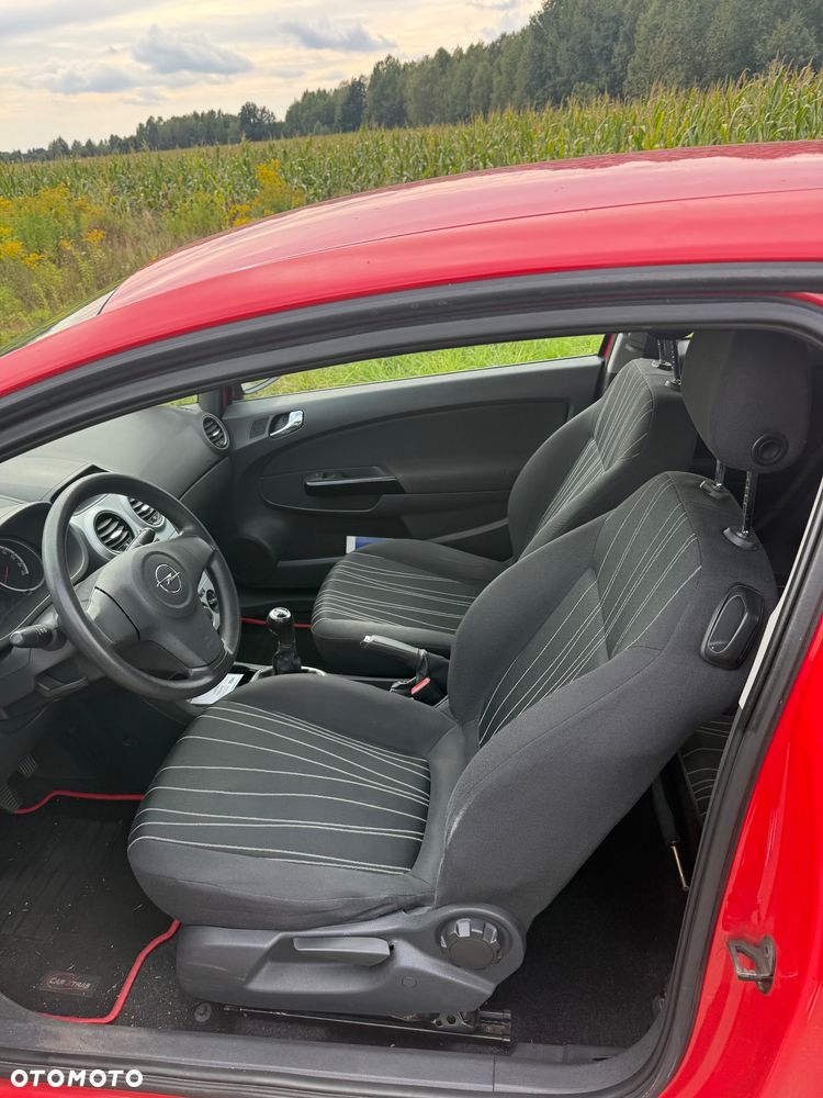 Opel Corsa 1.4 16V Cosmo - 8