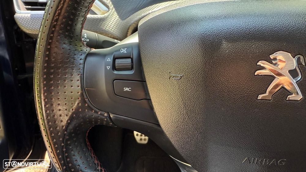 Peugeot 208 1.2 PureTech GT Line - 26