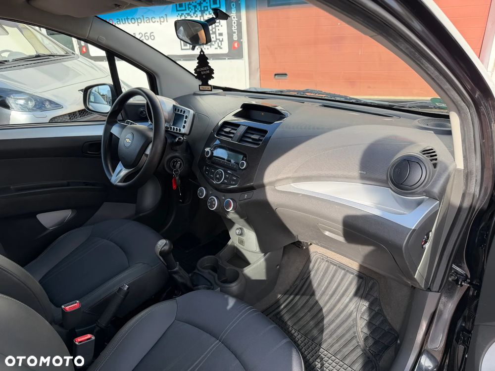 Chevrolet Spark 1.0 Base - 25