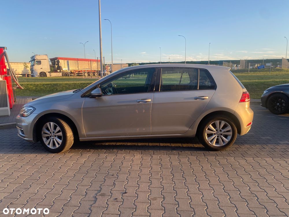 Volkswagen Golf - 5