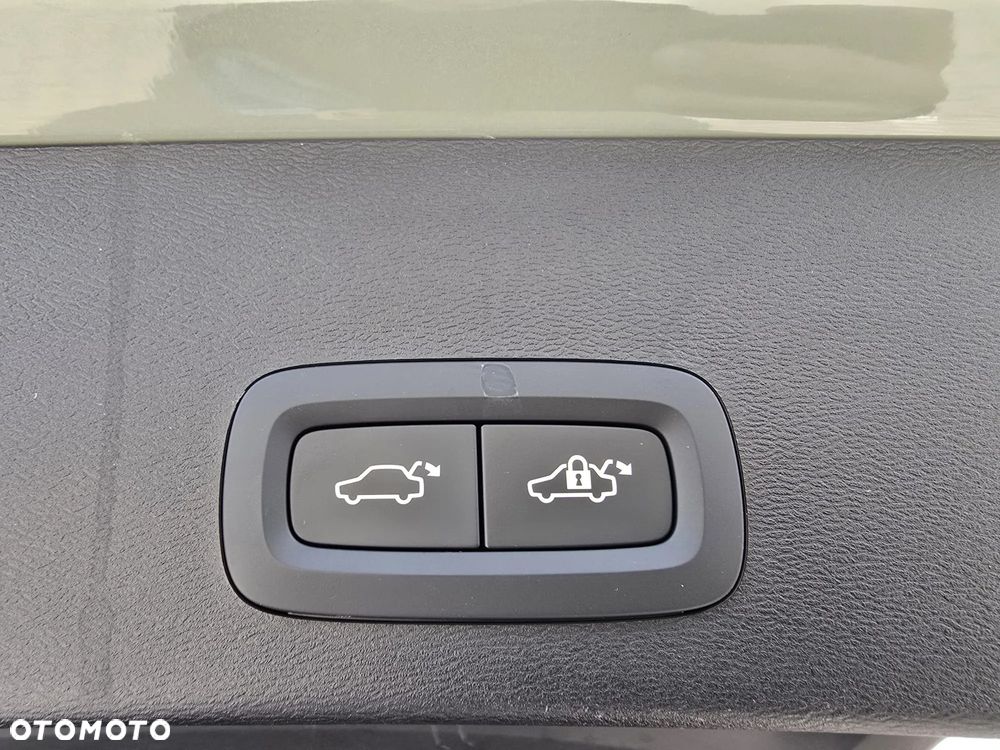 Volvo XC 40 B5 B AWD Momentum Pro - 18