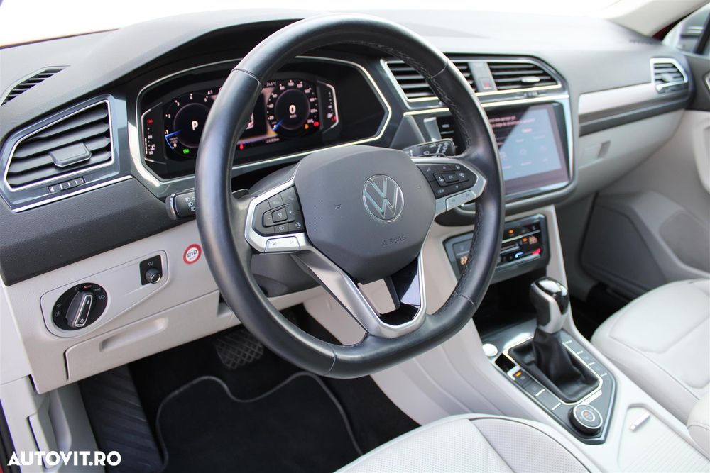 Volkswagen Tiguan - 12
