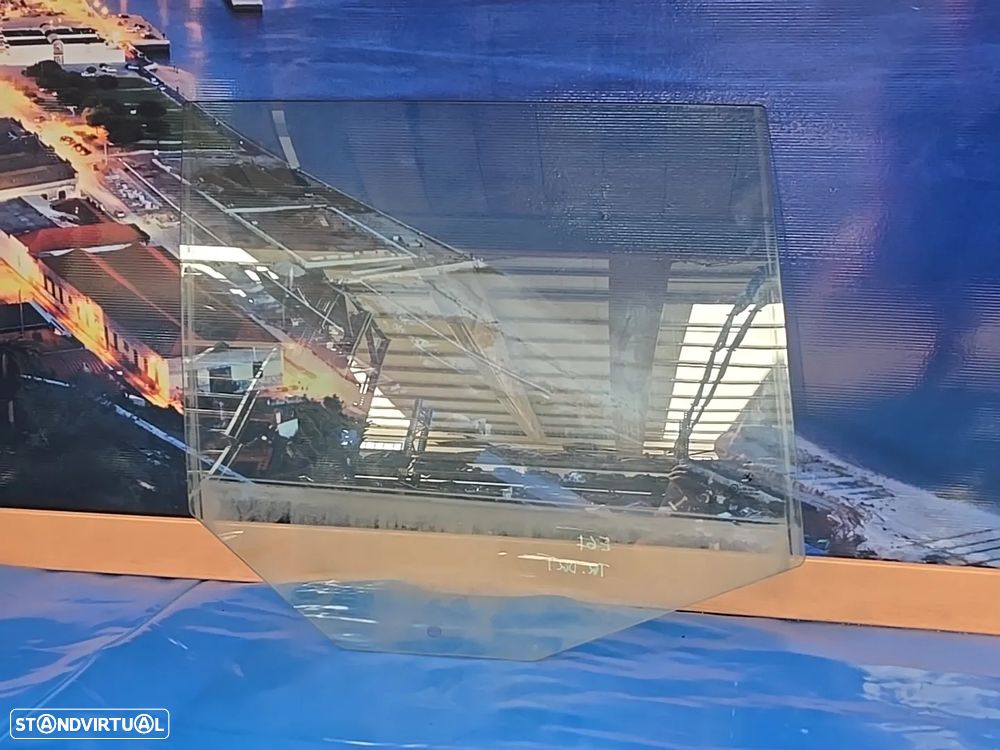 Vidro da porta traseira direita vidro laterais para bmw série 5 e61 carrinha 2003- - 1