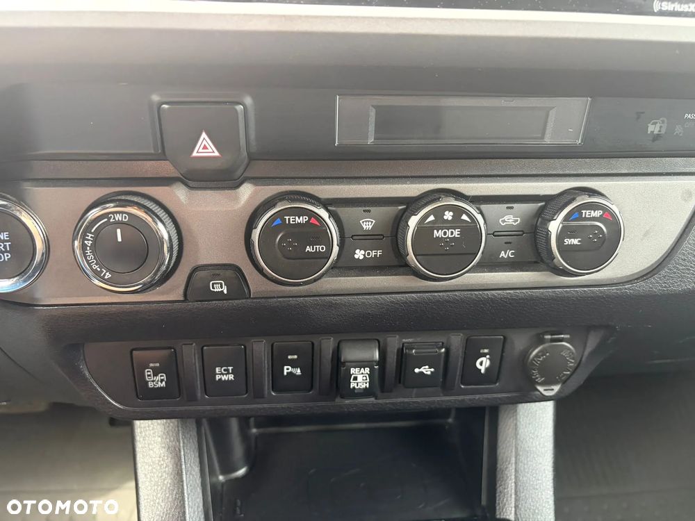 Toyota Tacoma - 13