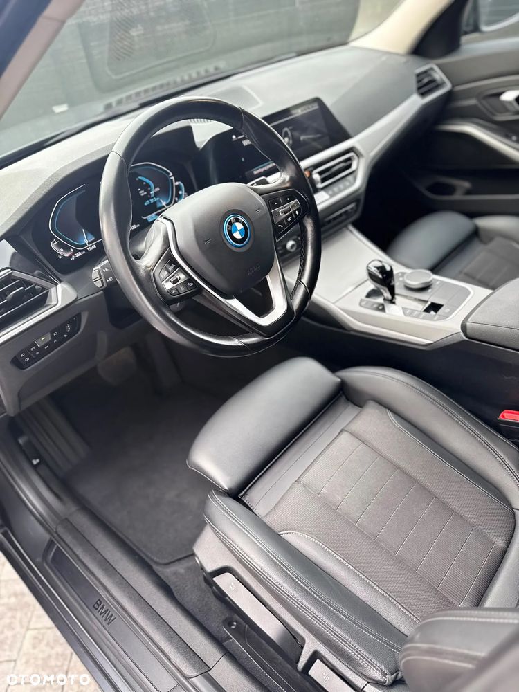 BMW Seria 3 - 35