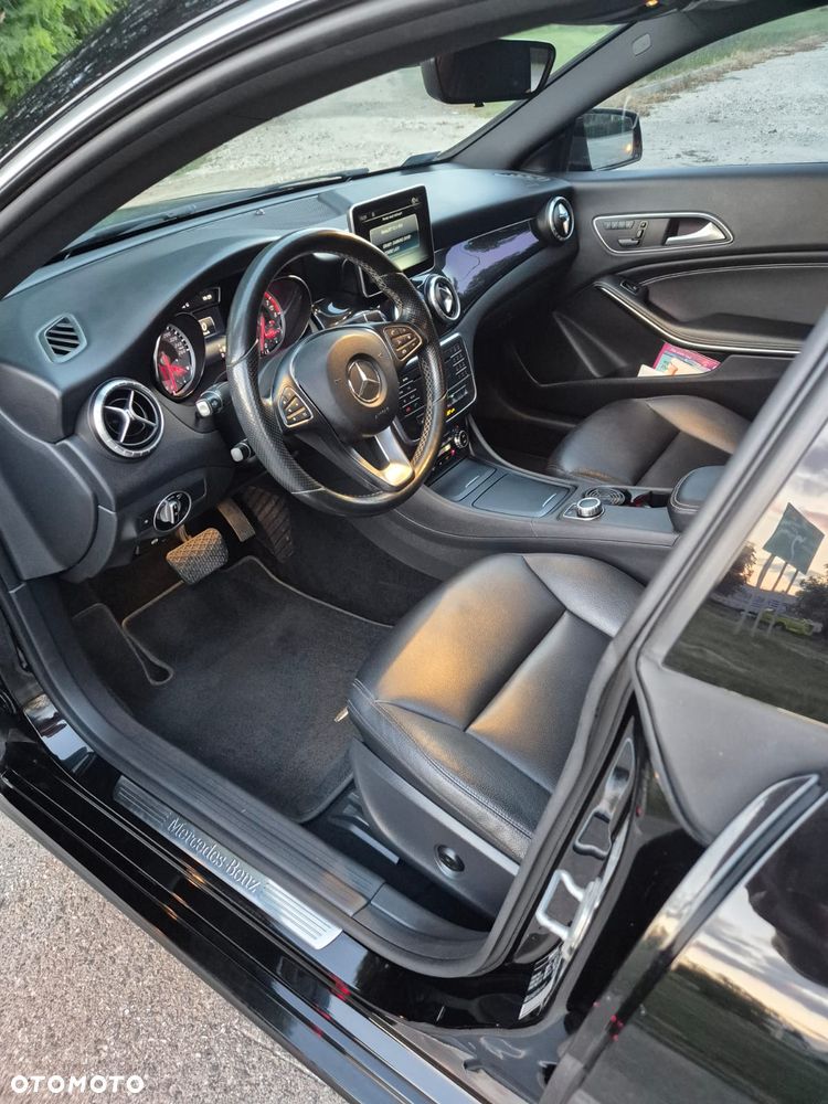 Mercedes-Benz CLA 250 4Matic 7G-DCT - 8