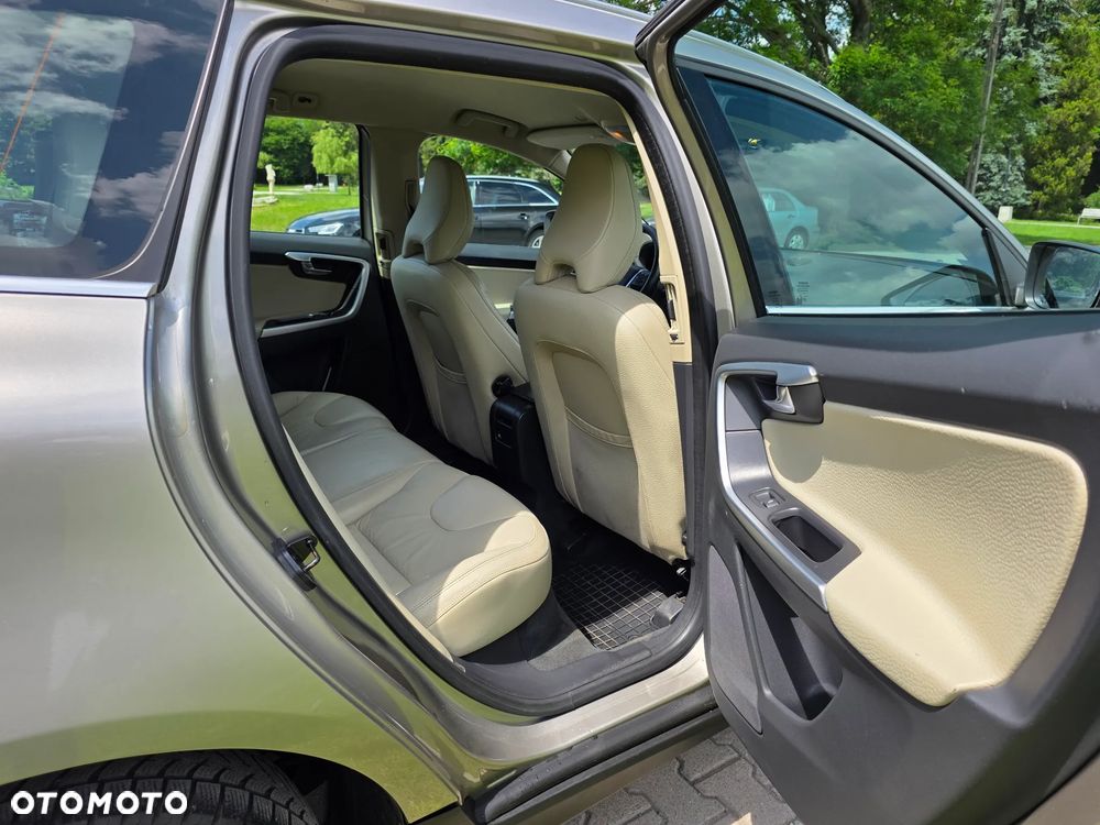 Volvo XC 60 D5 AWD Summum - 18
